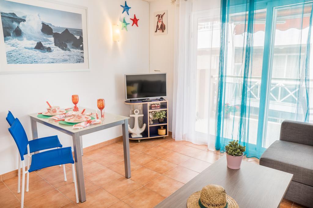 Apartamento En Салоу Екстериор снимка